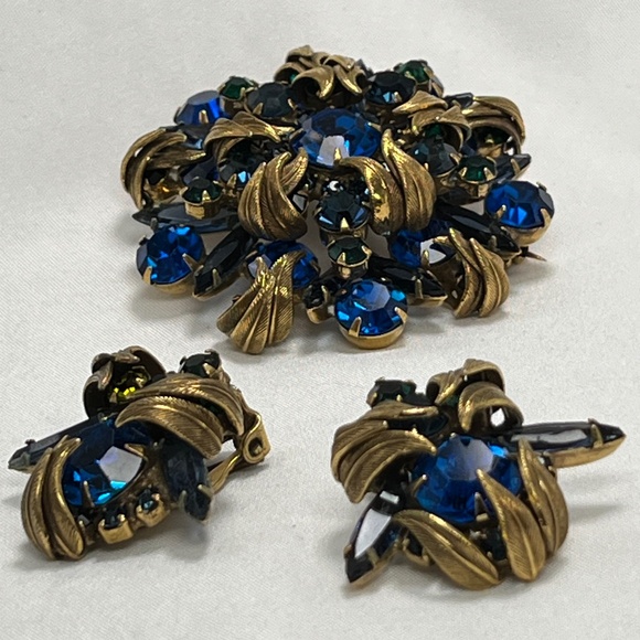 Vintage Flower Brooch w/clip Earrings + Pendant Hook. - Picture 8 of 13